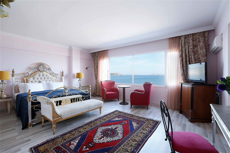 Bedroom 3, Urla Pera Hotel, Urla