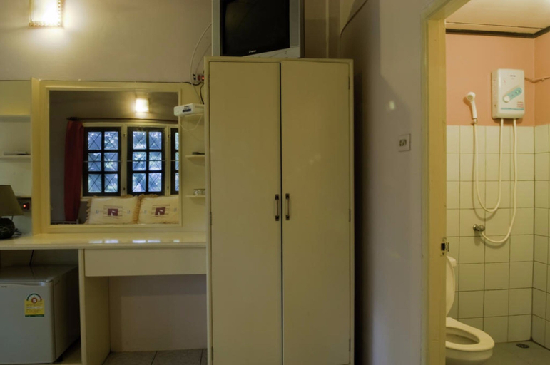 Bathroom 3, Lost Resort, Muang Rayong