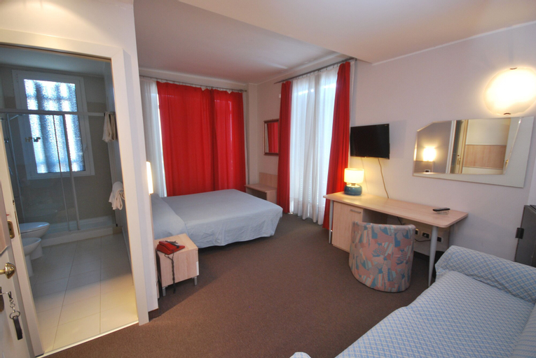 Bedroom 4, Paco, Savona