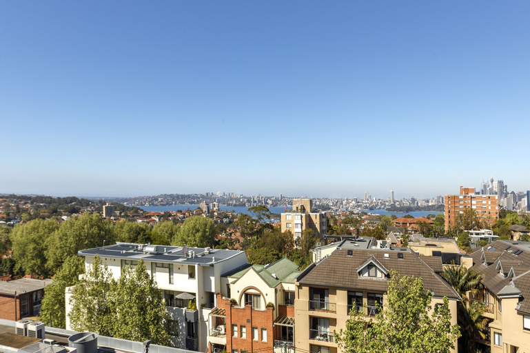 Exterior & Views 8