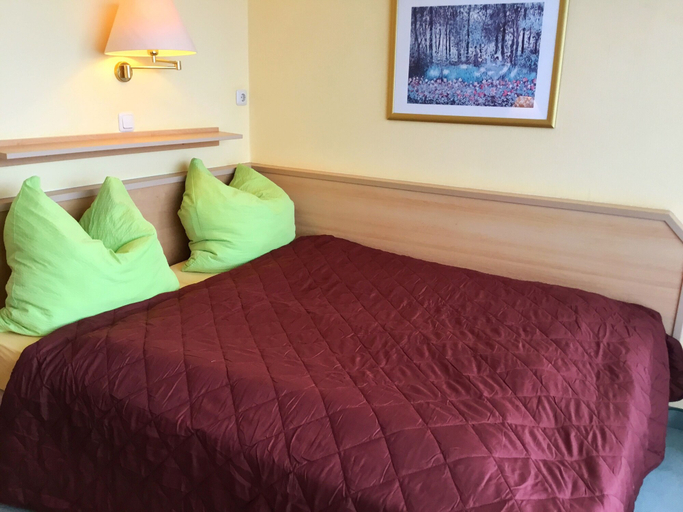 Bedroom 3, Standard Double Room - Panorama Hotel Pension Frohnau, Osterode am Harz
