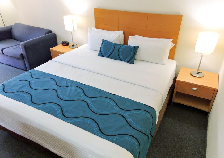 Bedroom 4, Best Western Airport 85 Motel, Ascot