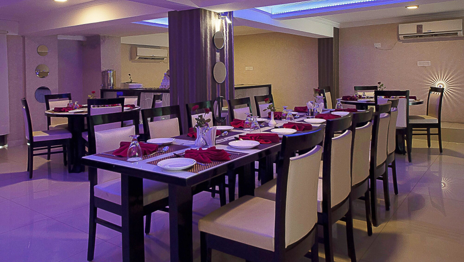 Food & Drinks 5, Hotel Pitrashish Premium, Delhi