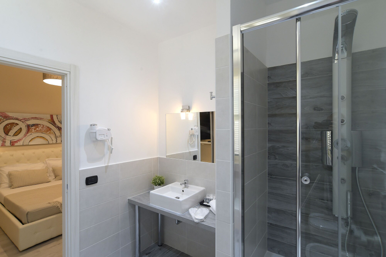 Bathroom 4, Town House 57, Rome