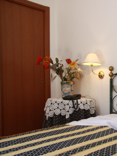 Bedroom 4, Taormina Garden Hotel, Messina