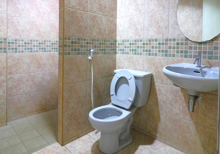 Bathroom 15
