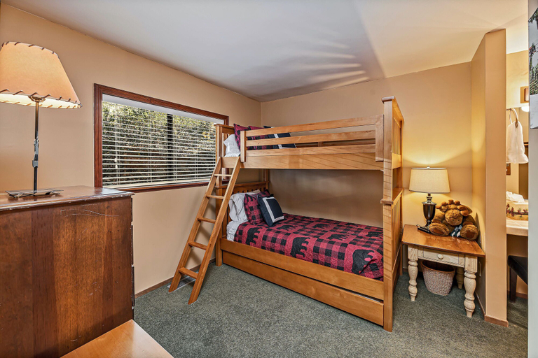 Bedroom 3, Diamond Delight, Washoe