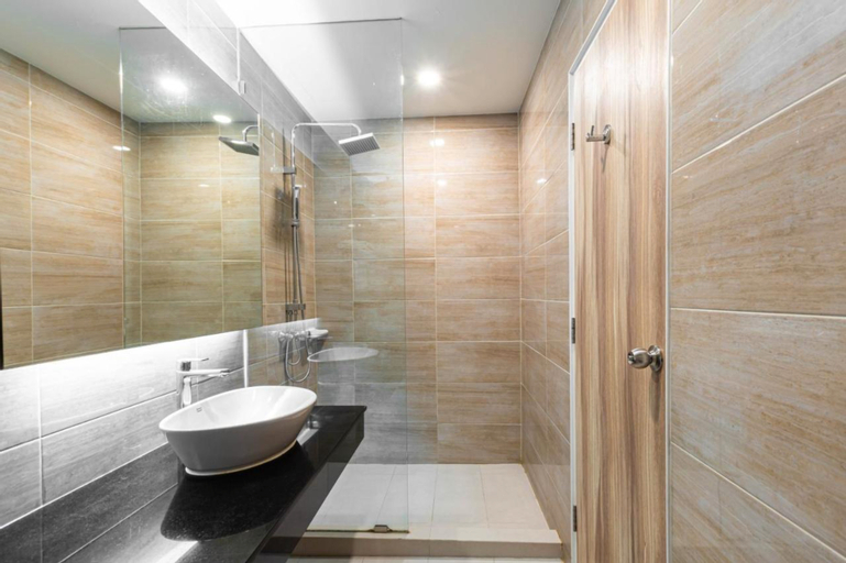 Bathroom 7