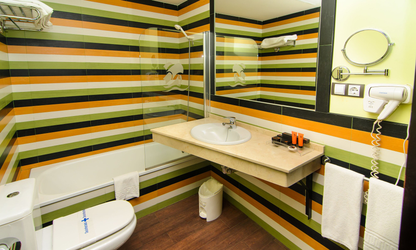 Bathroom 4, Apartamentos Martin Alonso Pinzón, Huelva