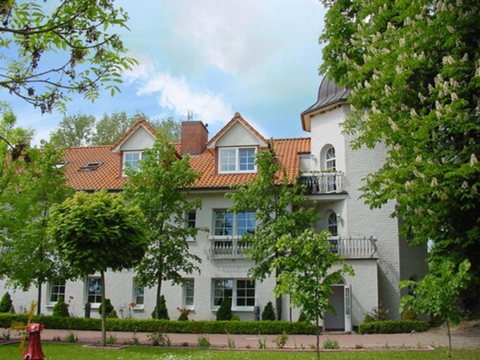 Exterior & Views 2, Van der Valk Golfhotel Serrahn, Rostock