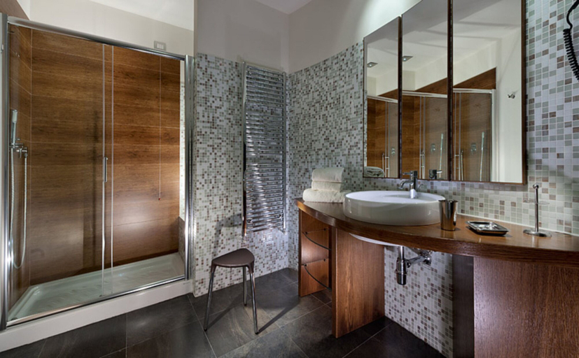 Bathroom 4, Hotel Bouganville, Potenza