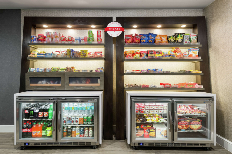 Food & Drinks 5, Hampton Inn & Suites Tampa/Ybor City/Downtown, Hillsborough