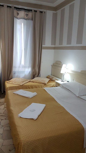 Bedroom 5, Souvenir, Florence