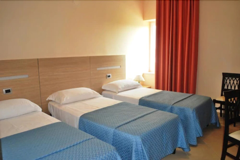 Bedroom 3, Hotel The Queen, Caserta