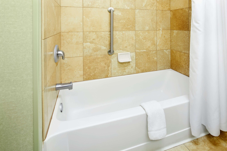 Bathroom 4, Hampton Inn & Suites Savannah/Midtown, Chatham