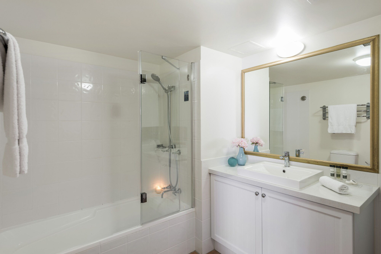 Bedroom 5, Oaks Gold Coast Calypso Plaza Suites, Gold Coast