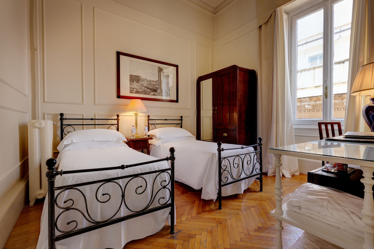 Bedroom 2, Grand Hotel Plaza, Rome