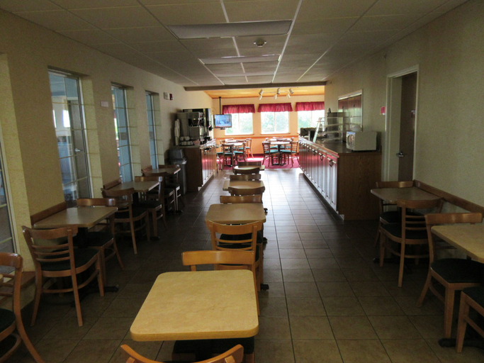 Food & Drinks 5, Parkfield Inn, Benton