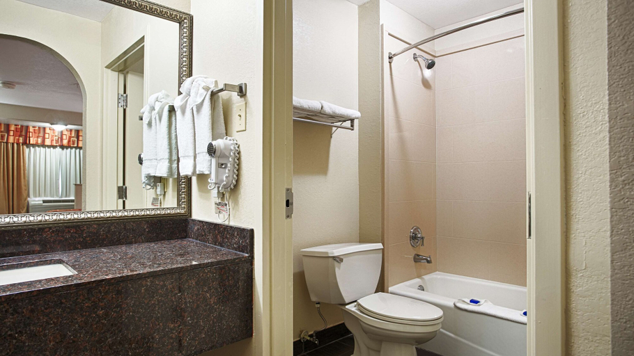 Bathroom 4, Best Western Minden Inn, Webster