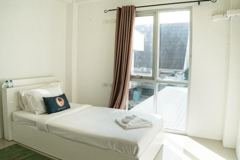 Bedroom 4, RoomQuest Bangkok Sukhumvit 50, Khlong Toey