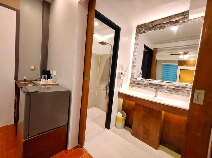 Bathroom 5, La Luz Beach Resort, San Juan