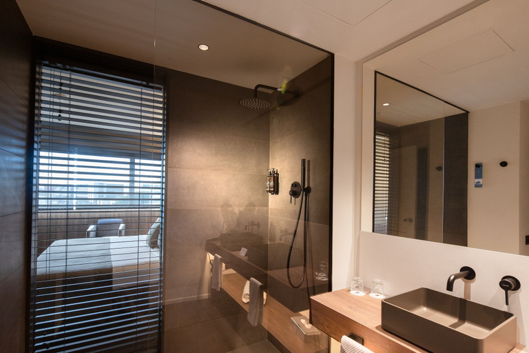 Bathroom 5, Barcelona Airport Hotel, Barcelona