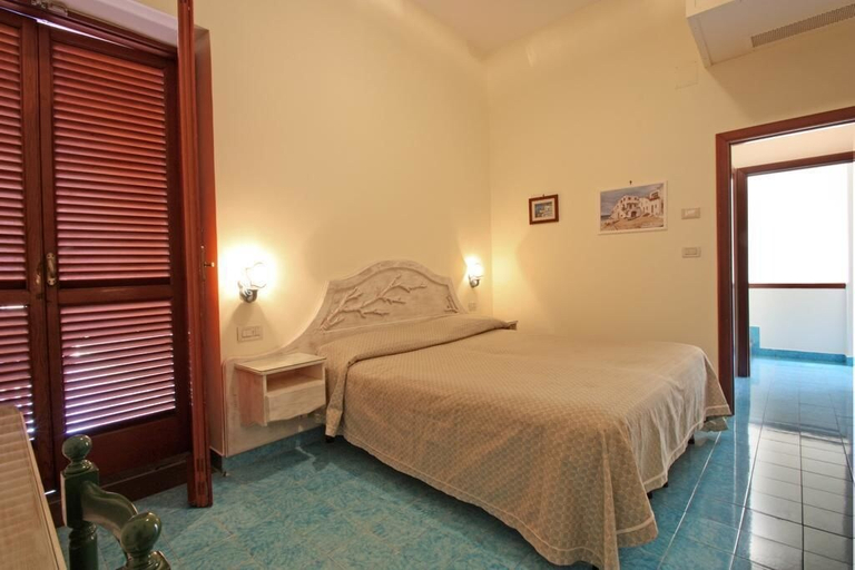 Bedroom 2, Hotel La Certosa, Napoli