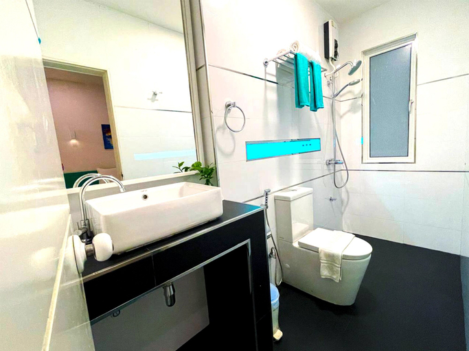 Bathroom 5, Planktons Beach, Malé