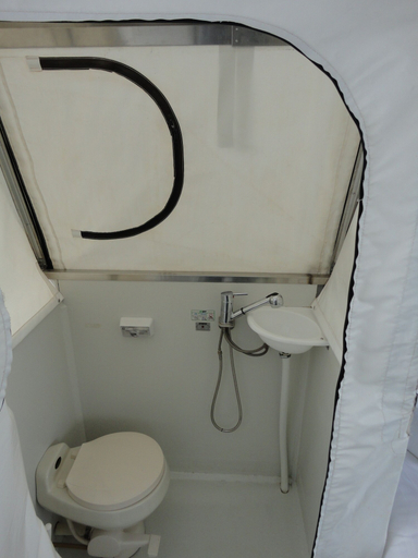 Bathroom, Moama on Murray River Cruisers, Murray
