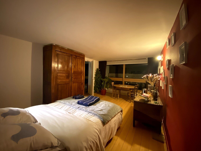 Bedroom 3, Homestay Le Corbusier 5 ieme Rue, Loire