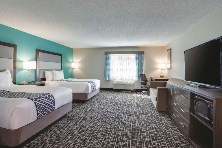 Bedroom 3, La Quinta Inn & Suites by Wyndham Batavia, Genesee