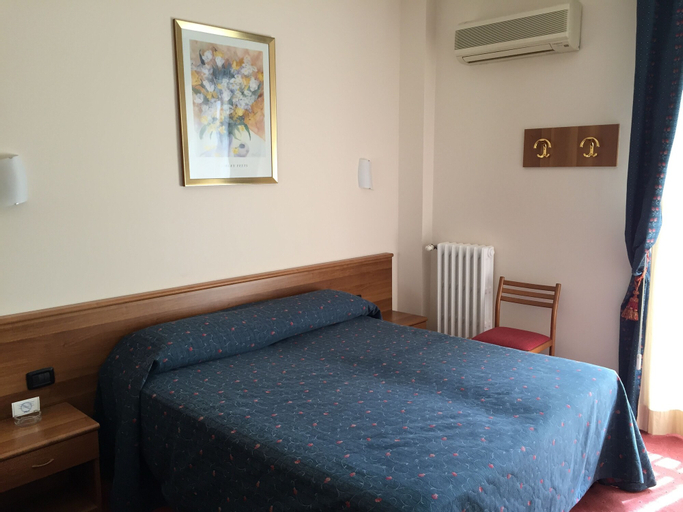 Bedroom 1, Hotel Arcobaleno, Milano