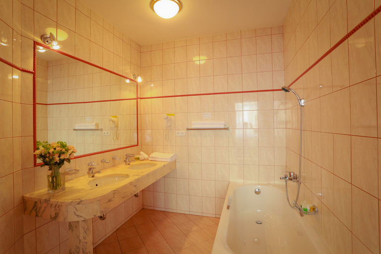 Bathroom 4, Hotel Belvedere, Praha 6
