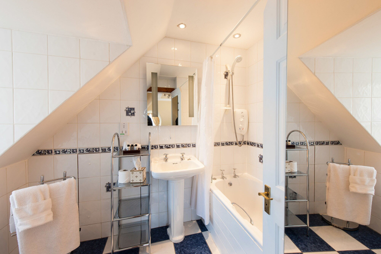 Bathroom 4, Kildonan Lodge Hotel, Edinburgh