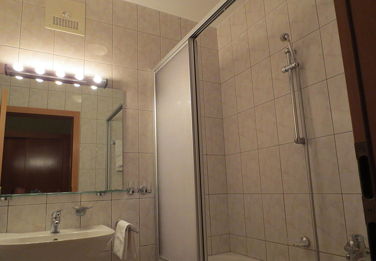 Bathroom 4, Sporthotel Kurz, Oberpullendorf