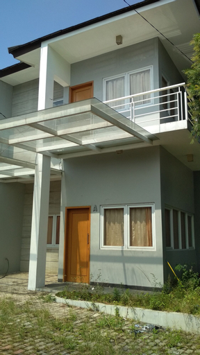 De Sutami Pasteur Villa by HouseinBandung, Bandung