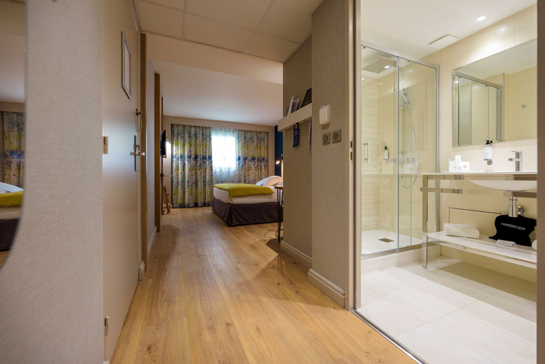 Bathroom 4, Best Western Montecristo, Haute-Corse