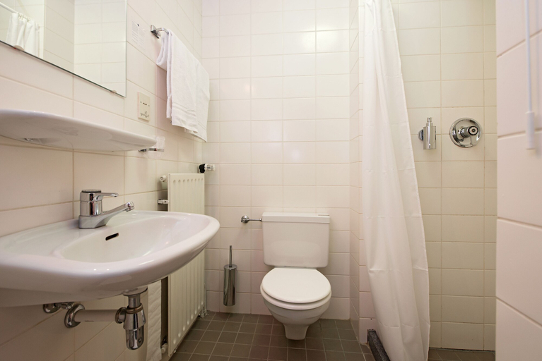 Bathroom 4, Fletcher Hotel - Restaurant Prinsen, Heusden