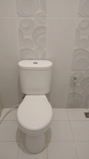 Bathroom 5, De Sutami Pasteur Villa by HouseinBandung, Bandung