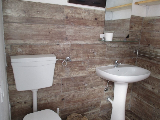 Bathroom 3, Casa vacanze Ludovica, Taranto