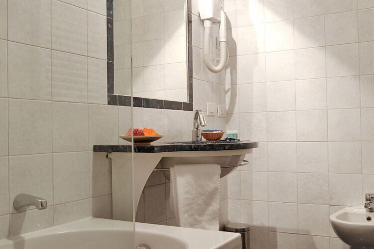 Bathroom 4, Inn Hotel, Florence