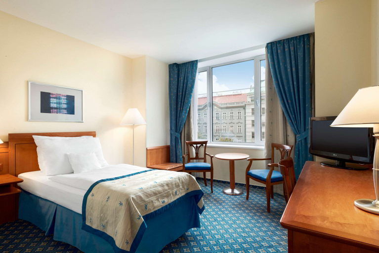Bedroom 2, Ramada by Wyndham Prague City Centre, Praha 1