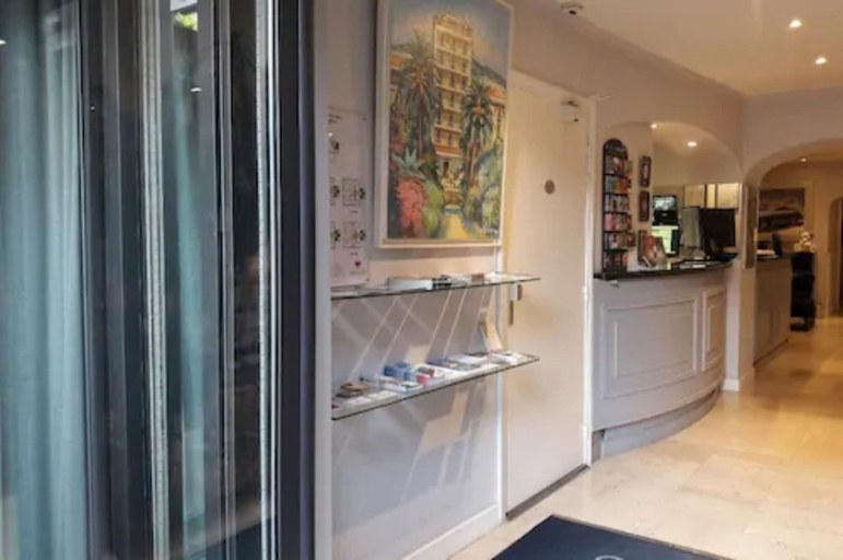 Food & Drinks 4, Hotel De Provence, Alpes-Maritimes