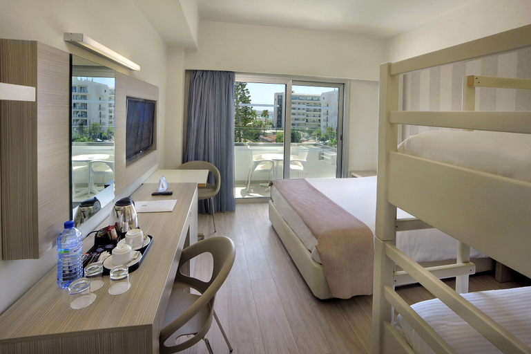 Bedroom 3, Nestor Hotel