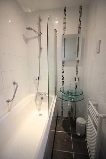 Bathroom 3, Seafield House, Brighton and Hove