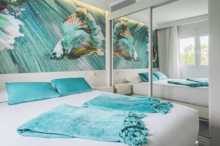 Bedroom 3, Iberostar Waves Alcudia Park, Baleares