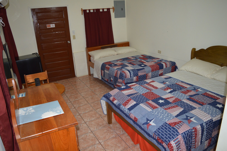 Bedroom 3, Sugar Patch Inn