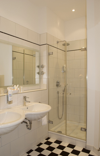 Bathroom 4, Hotel Villa Monte Vino, Potsdam
