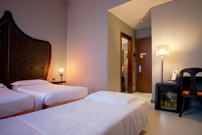 Bedroom 3, Orange Hotel, Rome