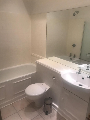 Bathroom, Beautiful one bedroom in Kensington, London